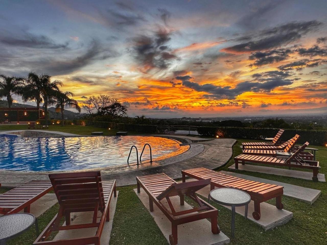 סנטה אנה Cr Mariposa Rentals Comfortable Penthouse, Ac, Pool, Gym, Tennis מראה חיצוני תמונה